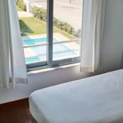 Deluxe 3 Bedroom Apartment - Beach and Pool