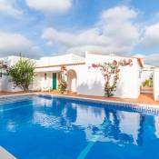 Carvoeiro Villa Sleeps 4 Pool WiFi