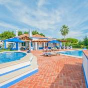 Olhos de Agua Villa Sleeps 6 Pool Air Con WiFi