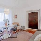 Typical Alfama Apartment + Free Pick-Up, By TimeCooler