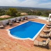 Alto da Cerca Villa Sleeps 10 with Pool Air Con and WiFi