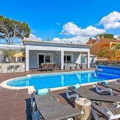 Vilamoura Villa Sleeps 8 with Pool Air Con and WiFi