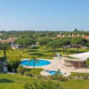Vilamoura Apartment Sleeps 4 with Pool and Air Con
