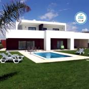 Villas Novochoro - Large Garden- Heatable Pool