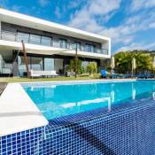 Quinta do Almeida Villa Sleeps 8 with Pool