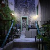 29 Madeira Hostel & Studios by Petit Hotels