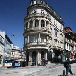 Porto Corner Building