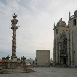 Porto Cathedral Square