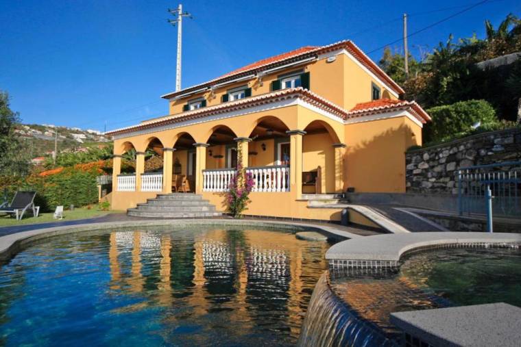 Quinta Girassol by OurMadeira