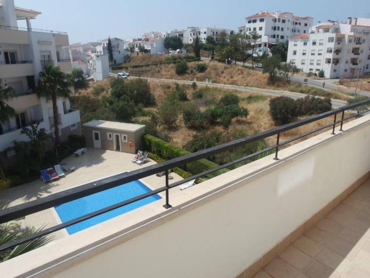 C04 - Pool View 3 Bed Apartment