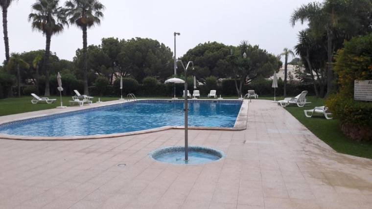 Vilamoura T1 with pool and sea view