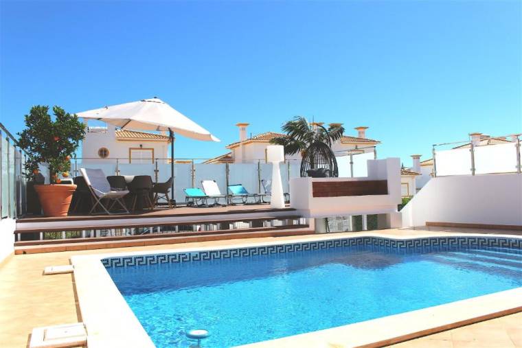 magnifique et spacieuse villa avec piscine privative