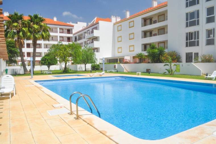 Beach House in Vilamoura: Terrace+pool