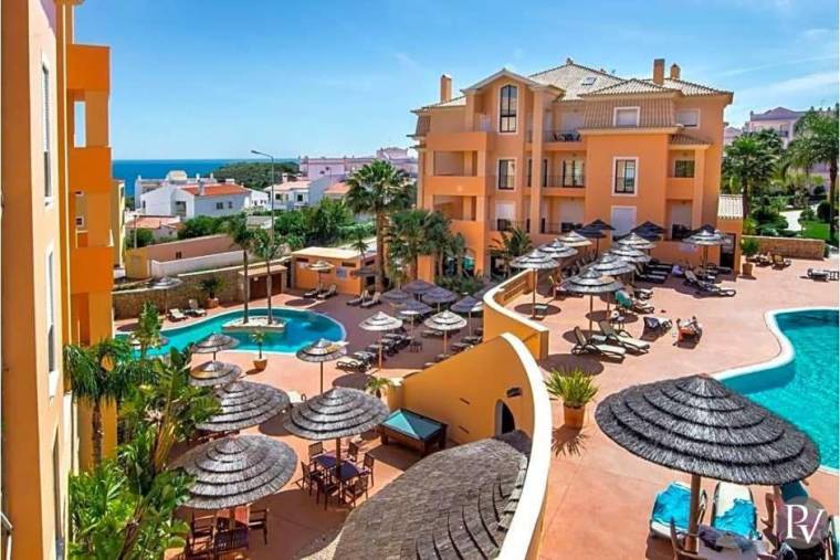 Praia Da Luz Apartment Sleeps 5 Pool WiFi