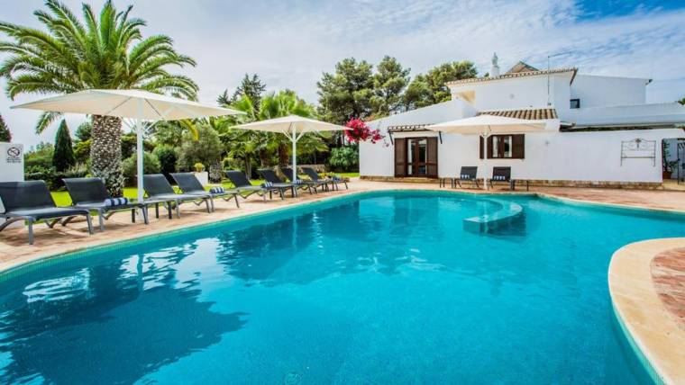 Carvoeiro Villa Sleeps 10 Pool Air Con WiFi