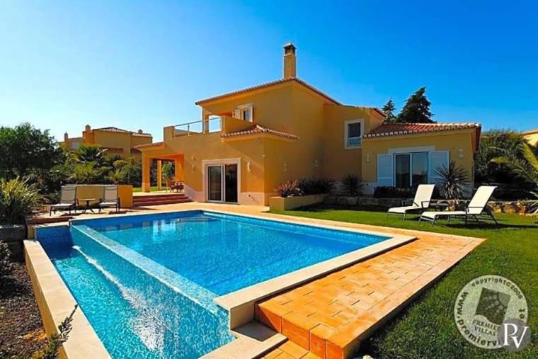 Carvoeiro Villa Sleeps 6 Pool Air Con WiFi