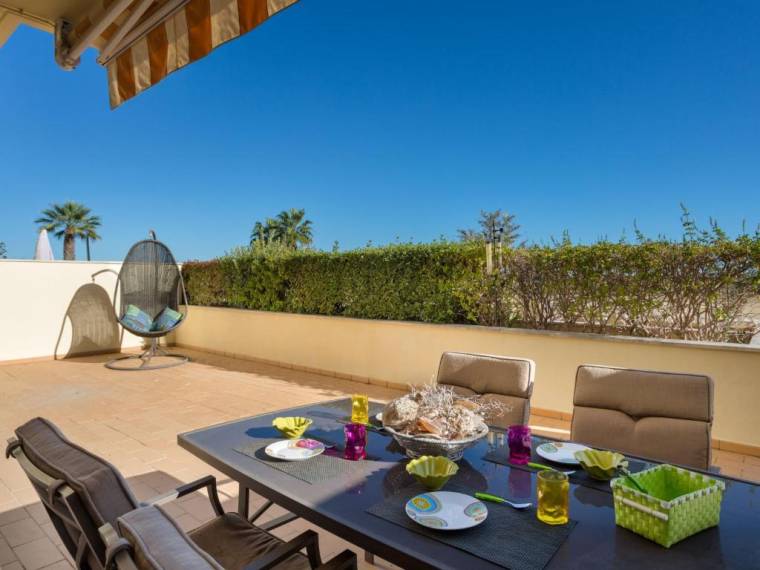 Apartment T1 Terrasse 500 m from the Beach