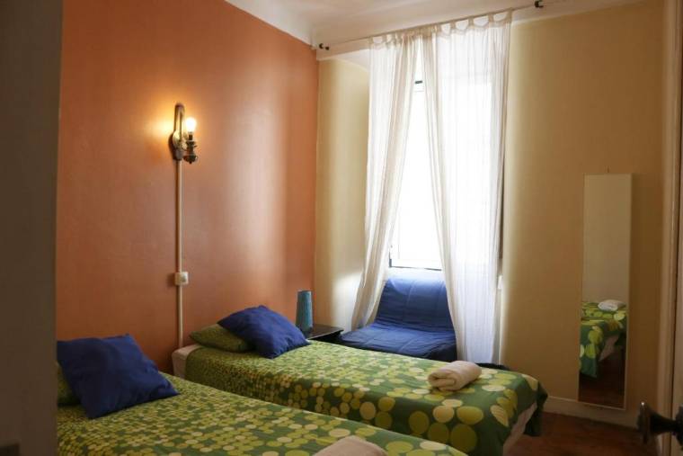 Alugo Quarto/Rent Room