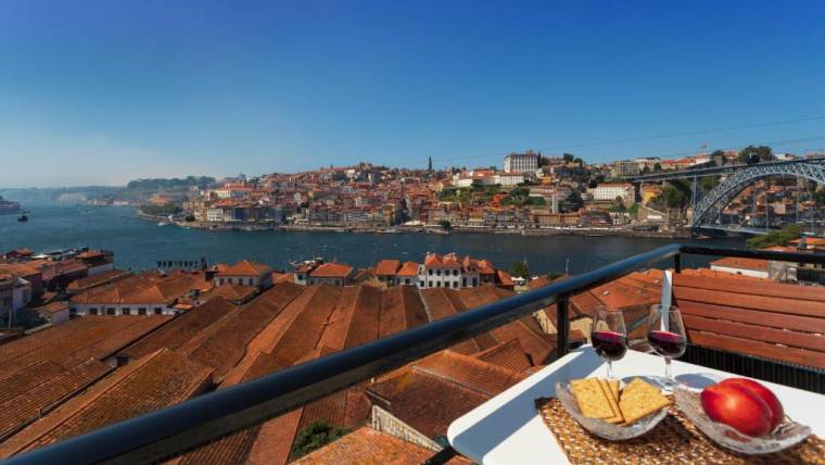 Vegan topfloor apartment-Douro&Ribeira Views