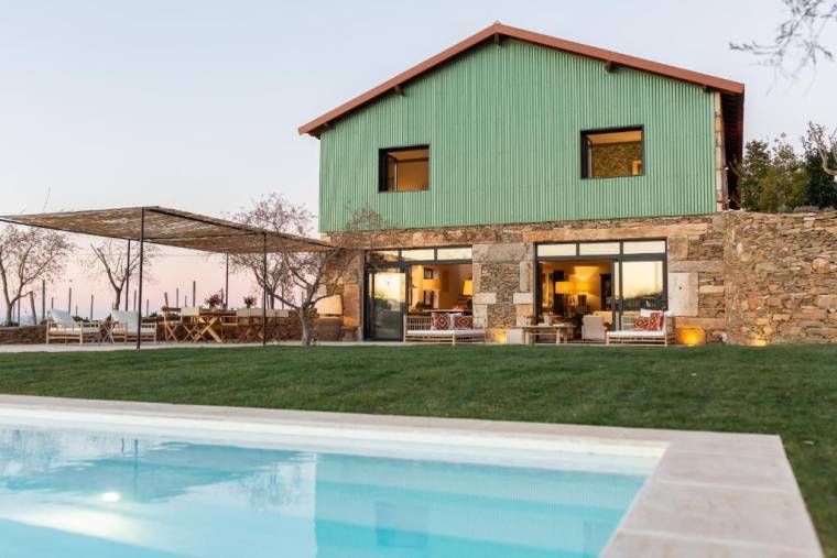 Quinta do Olival Loft Farmhouse in Douro Valley