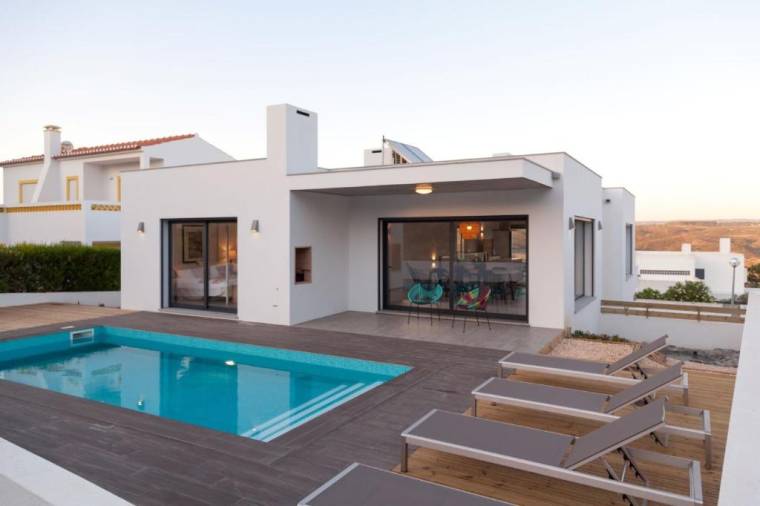 Cairnvillas Le Maquis - Spacious Luxury Villa with private pool near beach