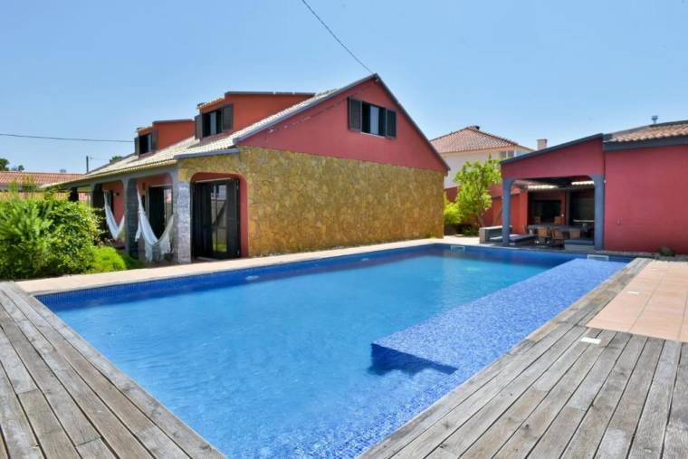 Aroeira Pool House