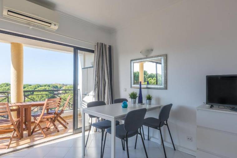 Modern Apartment Vilamoura - Balcony & Magnificent View - Recently Renovated!