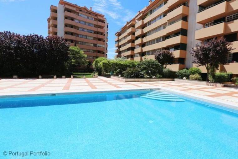 Cascais 1BR w/ pool