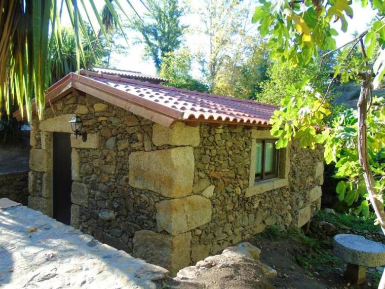 House with one bedroom in Fermil Santa Tecla de Basto with shared pool and WiFi