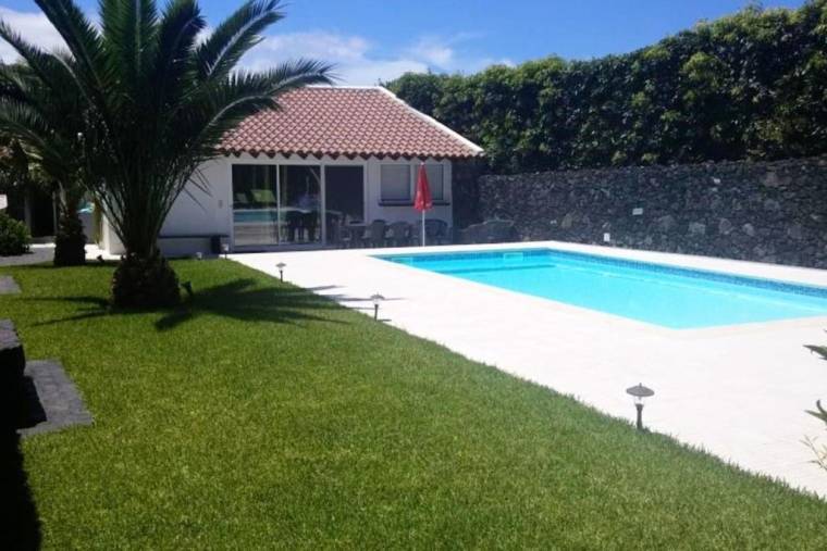 House with one bedroom in Rabo de Peixe with shared pool and WiFi