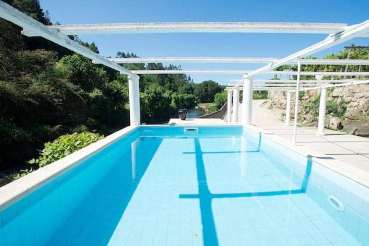 Villa with 3 bedrooms in Parada with private pool and WiFi