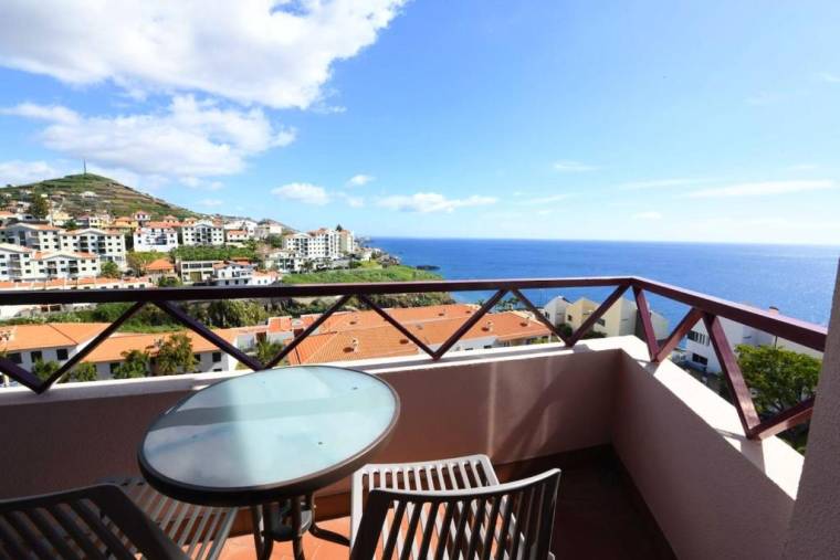 Apartment with 3 bedrooms in Camara de Lobos with wonderful sea view balcony and WiFi