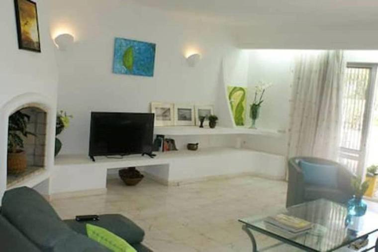 Villa Vale Do Lobo 932 - Family friendly 3 bedroom villa - Gated pool - Close to amenities