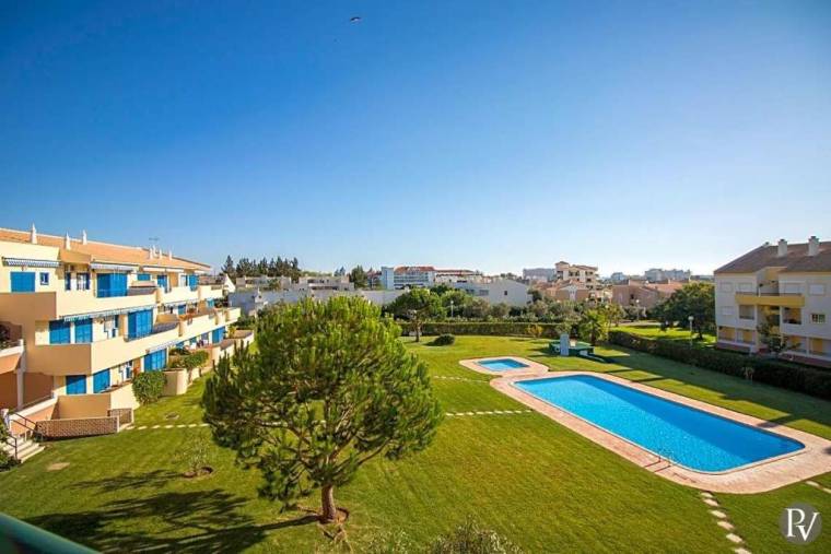 Vilamoura Apartment Sleeps 8 with Pool Air Con and WiFi