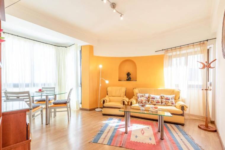 GuestReady - Bright and Colorful Apartment in Ajuda