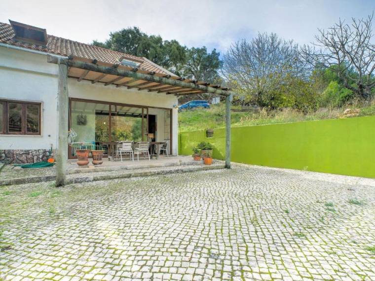 Comfy Holiday Home in Setúbal Municipality near Forest