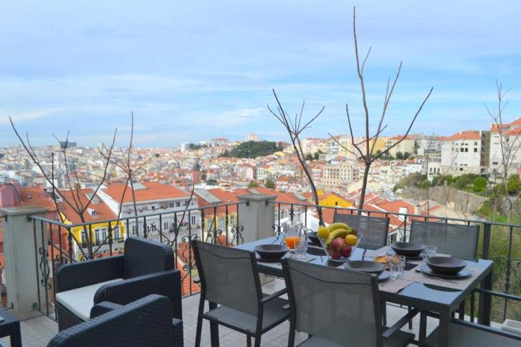 RH MONTE | 2, Lisbon Terrace & View Apartment