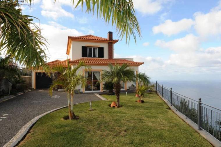 Villa Pure View