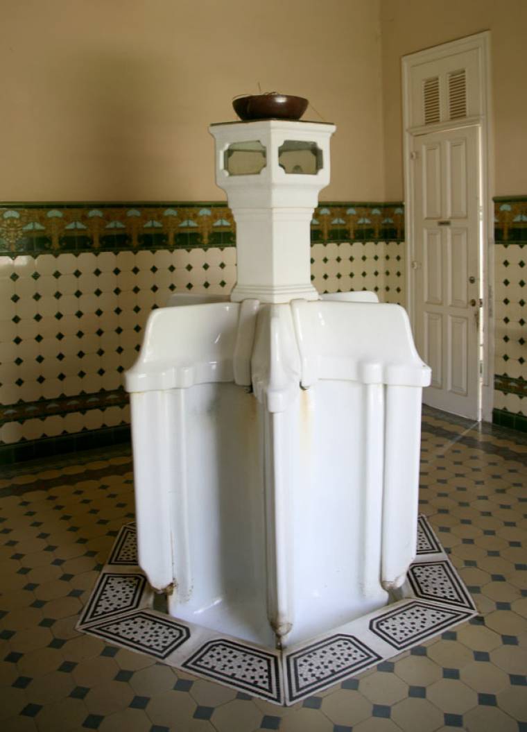 Ornate Urinal - Porto