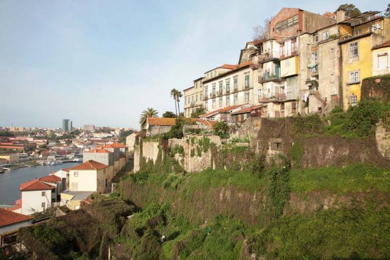 Porto - Houses behind the Ribeira
