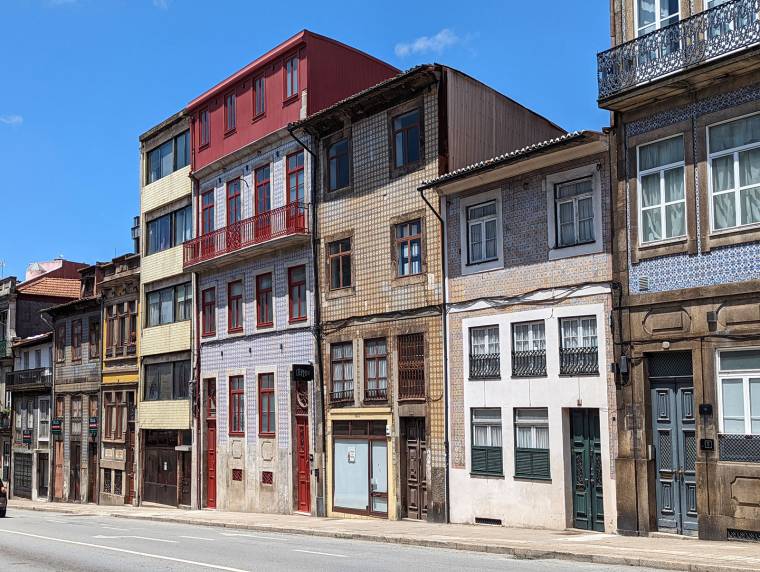 Houses on Rua Dom Manuel II - Porto