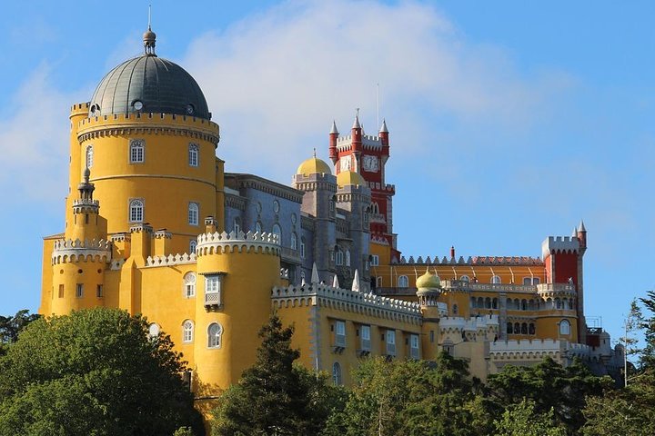 Private Tour from 1 to 8 people: Pena National Palace- Sintra-Cabo da Roca-Cascais