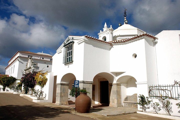 Azeitão and Alentejo Wine and food Tour