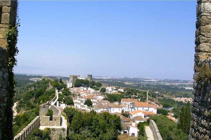 Óbidos , Nazaré , Batalha , Alcobaça