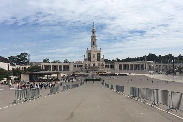 Private Tour Fátima Sanctuary | Nazaré | Óbidos