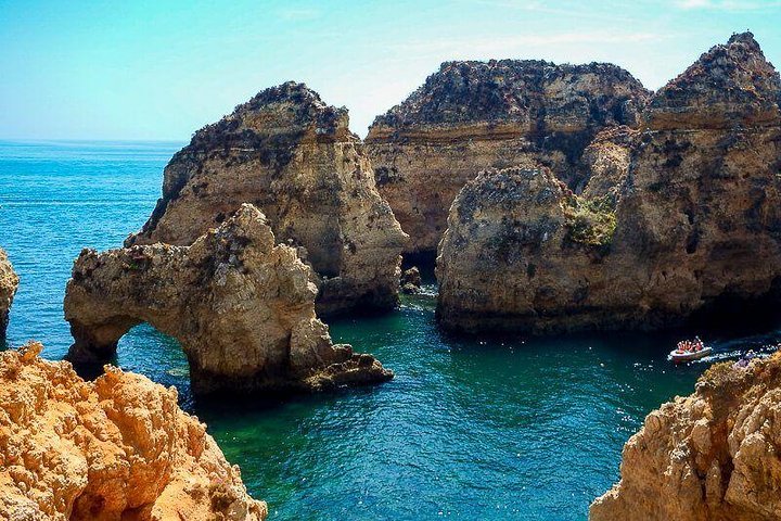 Ponta da Piedade and Benagil Cave in one tour, private van tour and boat