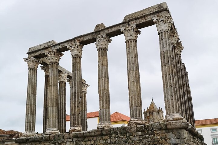 Évora and Reguengos de Monsaraz Private Tour