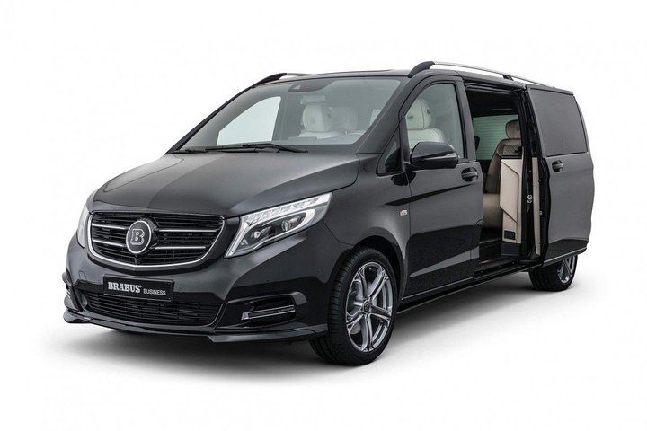 Porto Arrival Private Transfer from Porto Airport OPO to Porto in Luxury Van