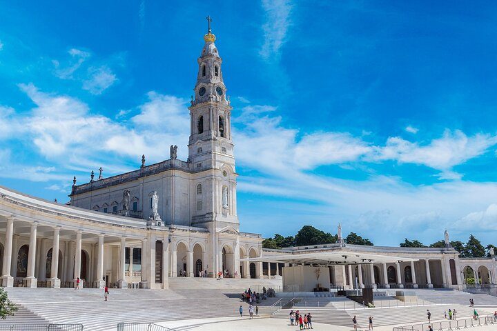 Fátima, Batalha, Nazaré and Óbidos Private Tour