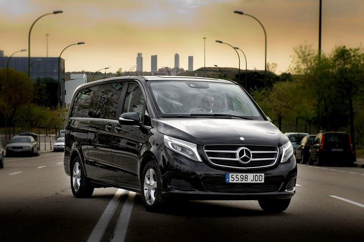 Departure Private Transfer by Luxury Van from Lisbon City to Lisbon airport LIS